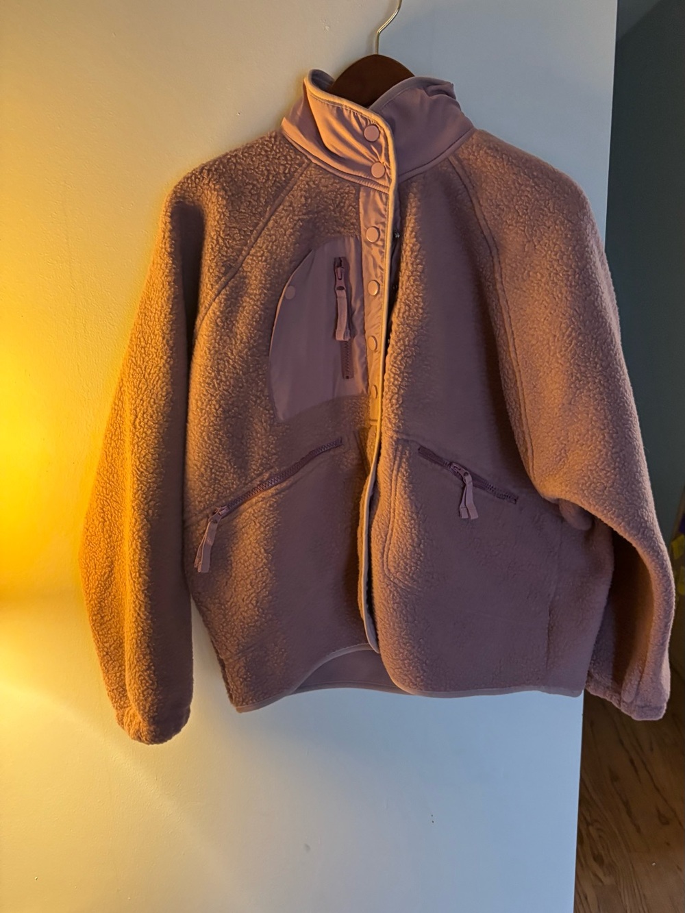 Women's mauve Sherpa Fleece Jacket with Zip Pockets